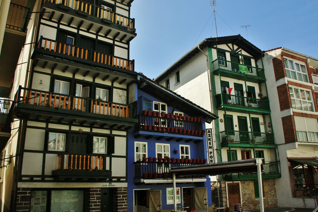 Foto: Antiguo barrio de pescadores - Hondarribia (Gipuzkoa), España