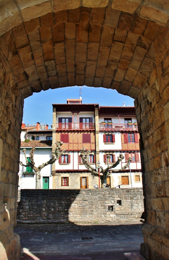 Foto: Puerta de San Nicolás - Hondarribia (Gipuzkoa), España