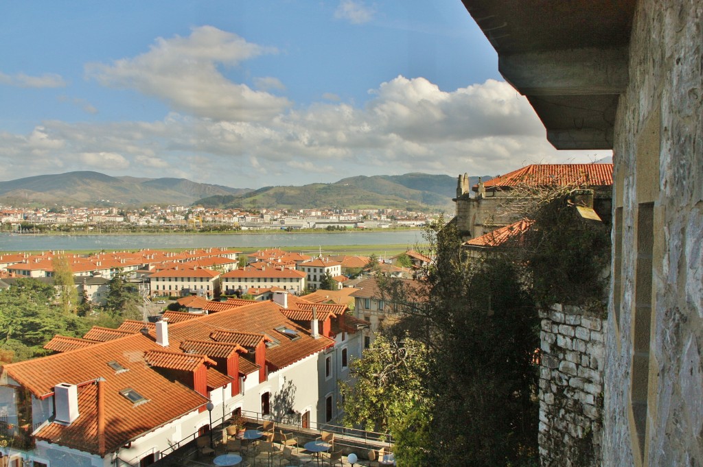 Foto: Vista de la ciudad - Hondarribia (Gipuzkoa), España