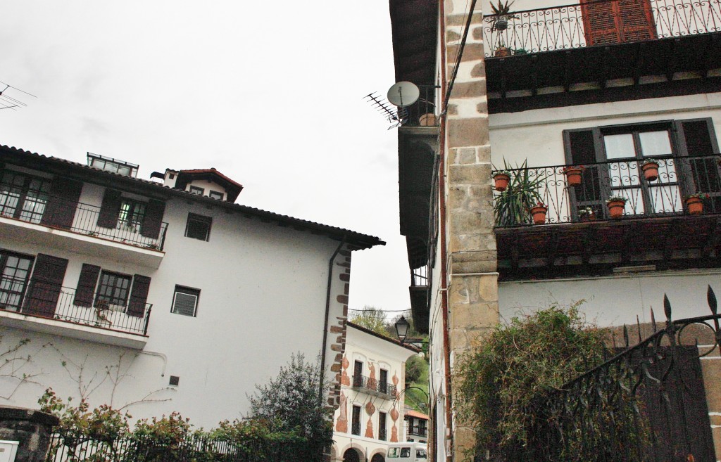 Foto: Vista del pueblo - Bera (Navarra), España