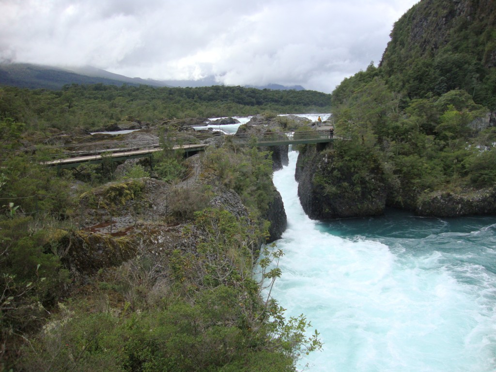 Foto de Saltos del Petrohue (Región de Los Ríos), Chile