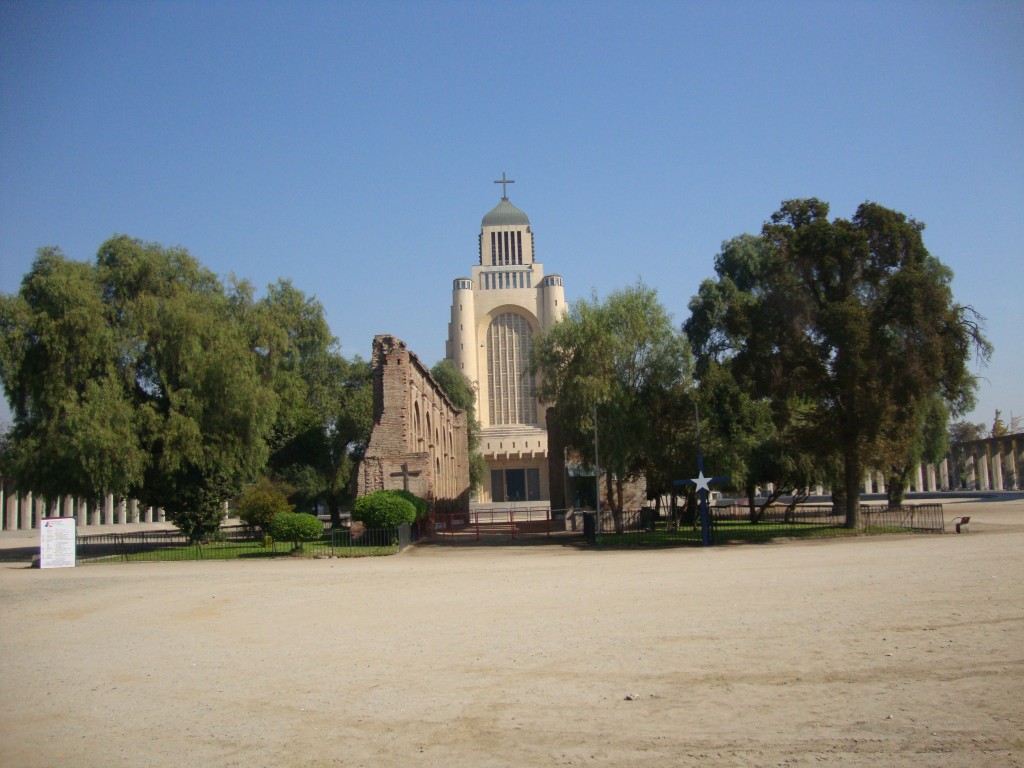 Foto: Templo Votivo - Maipu (Región Metropolitana), Chile