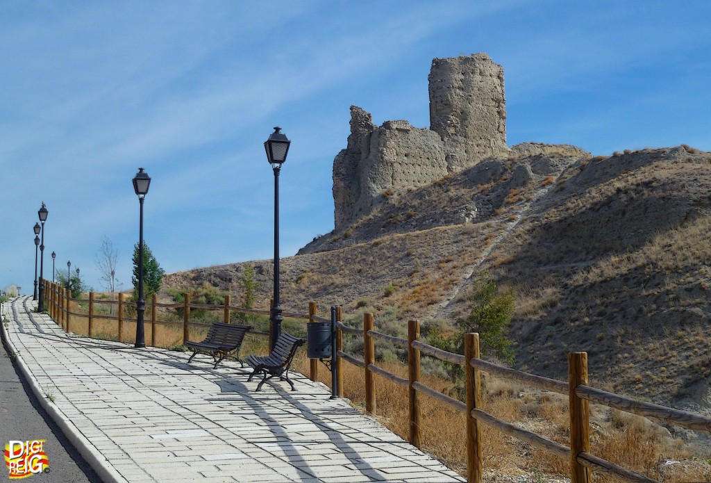 Foto: Ruinas del Castillo de los Piquillos. Siglo XII - Fuentidueña del Tajo (Madrid), España