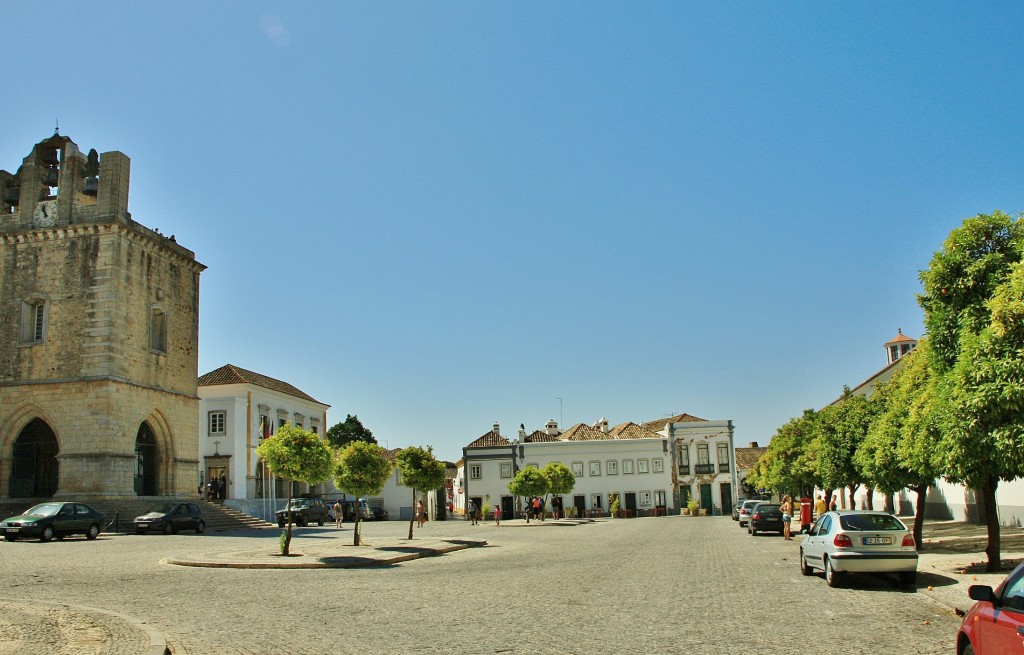 Foto: Largo da Sé - Faro, Portugal