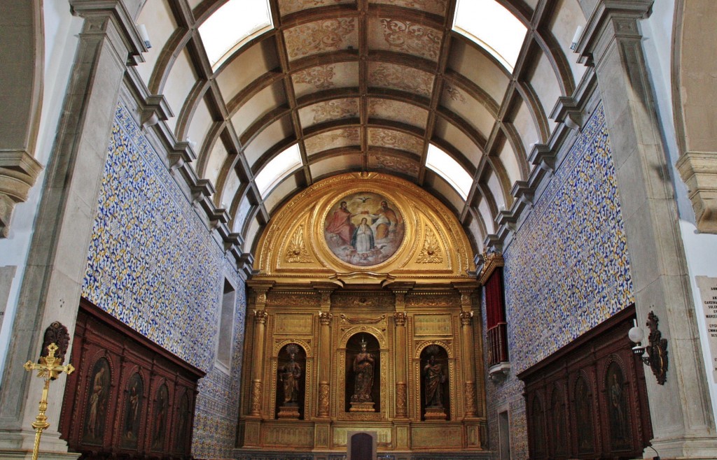 Foto: Interior de la catedral - Faro, Portugal