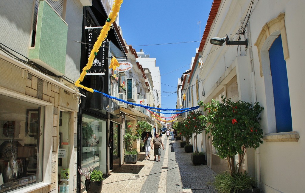 Foto: Vista de la ciudad - Alvôr (Faro), Portugal