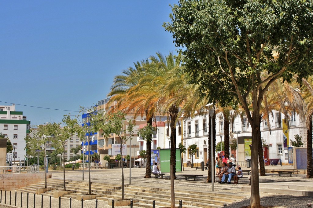 Foto: Vista de la ciudad - Alvôr (Faro), Portugal