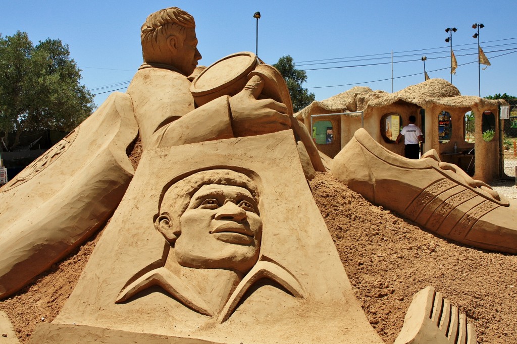 Foto: Figuras de arena - Pêra (Faro), Portugal