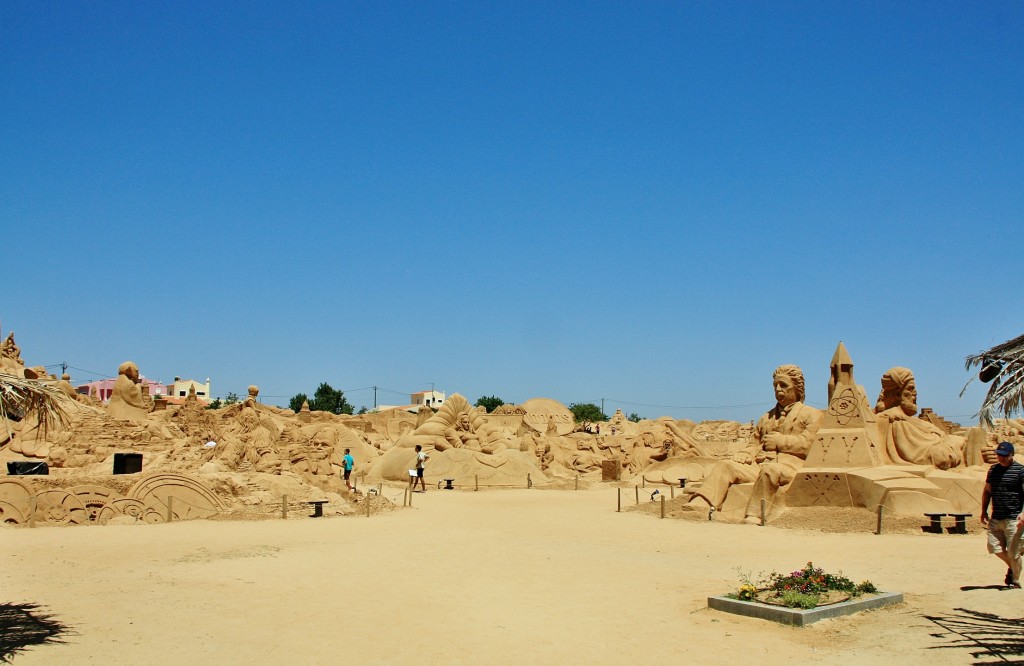 Foto: Figuras de arena - Pêra (Faro), Portugal