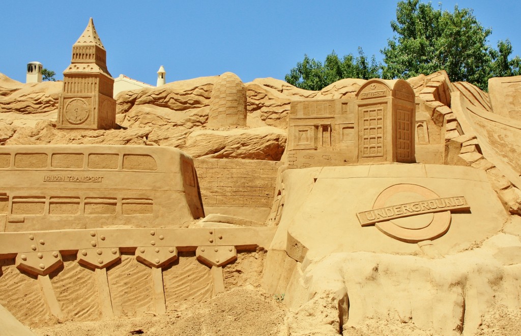 Foto: Figuras de arena - Pêra (Faro), Portugal