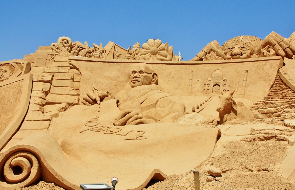 Foto: Figuras de arena - Pêra (Faro), Portugal