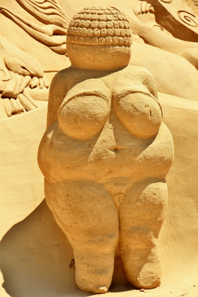 Foto: Figuras de arena - Pêra (Faro), Portugal