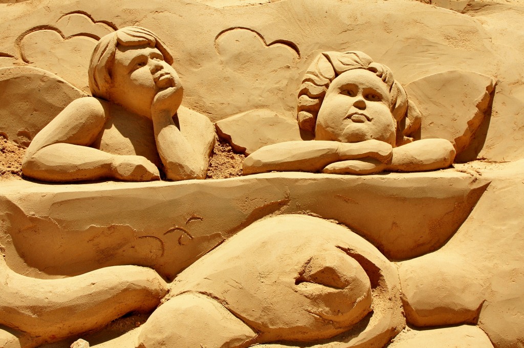 Foto: Figuras de arena - Pêra (Faro), Portugal