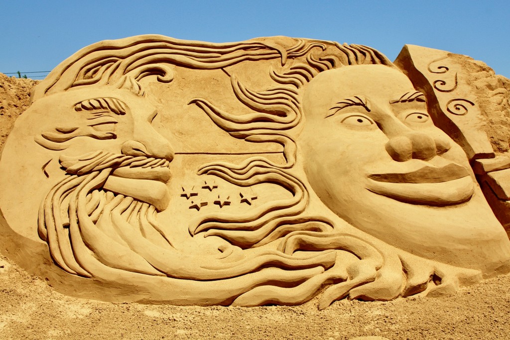 Foto: Figuras de arena - Pêra (Faro), Portugal