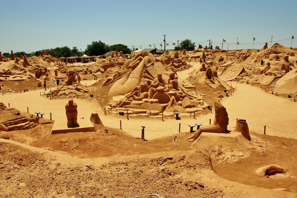 Foto: Figuras de arena - Pêra (Faro), Portugal