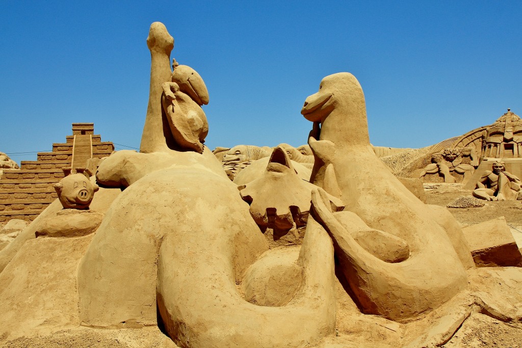 Foto: Figuras de arena - Pêra (Faro), Portugal