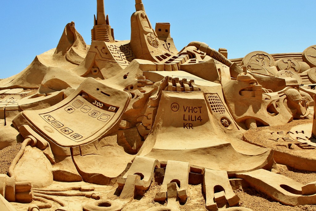 Foto: Figuras de arena - Pêra (Faro), Portugal