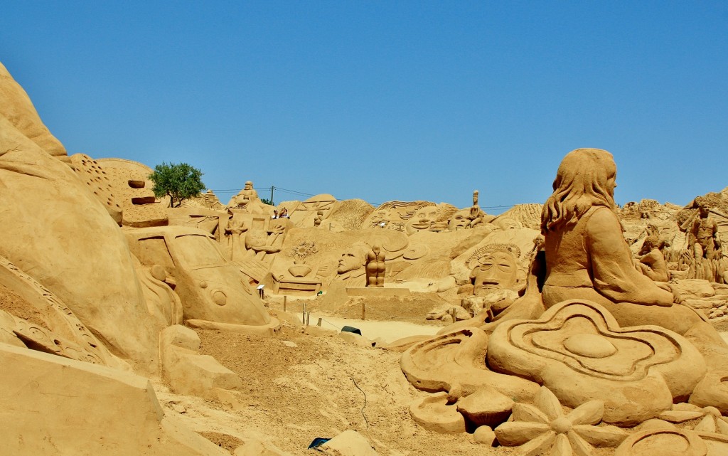 Foto: Figuras de arena - Pêra (Faro), Portugal