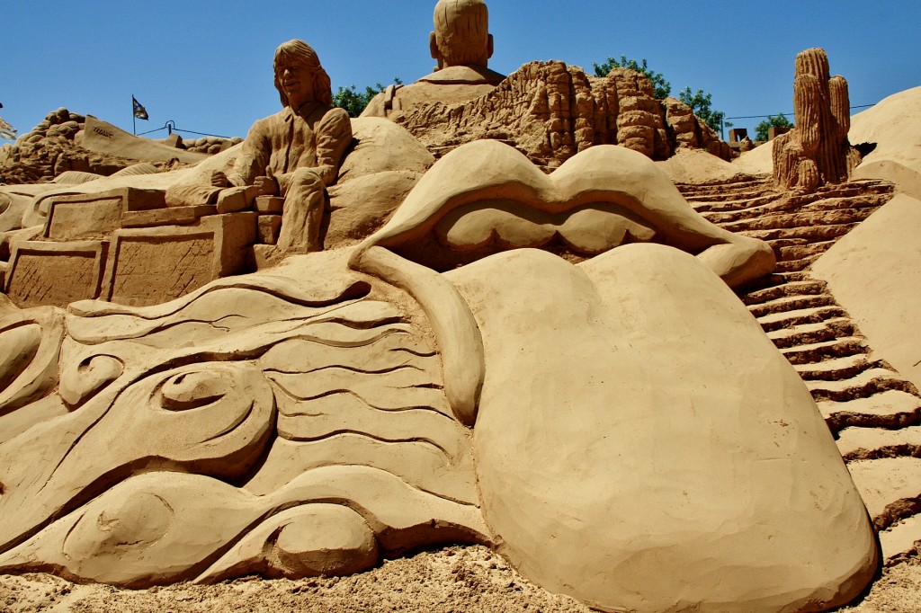 Foto: Figuras de arena - Pêra (Faro), Portugal