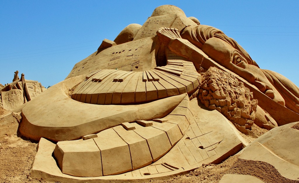 Foto: Figuras de arena - Pêra (Faro), Portugal