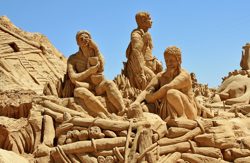 Foto: Figuras de arena - Pêra (Faro), Portugal