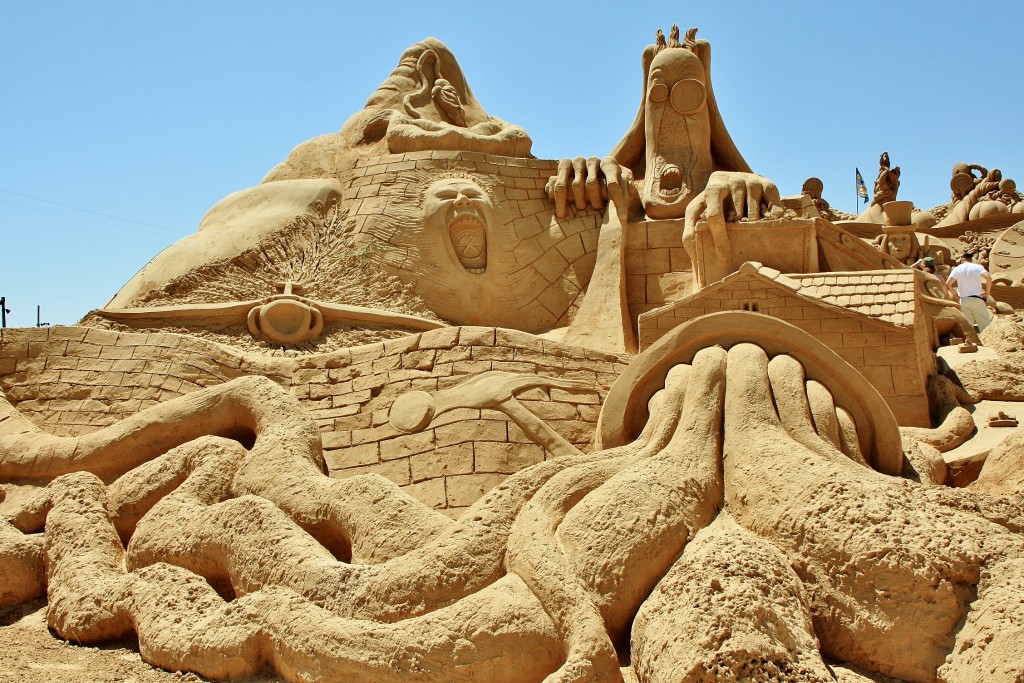 Foto: Figuras de arena - Pêra (Faro), Portugal