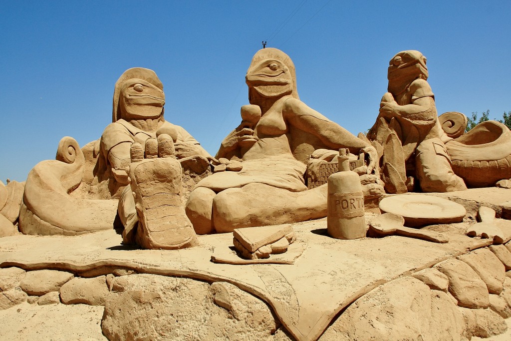 Foto: Figuras de arena - Pêra (Faro), Portugal