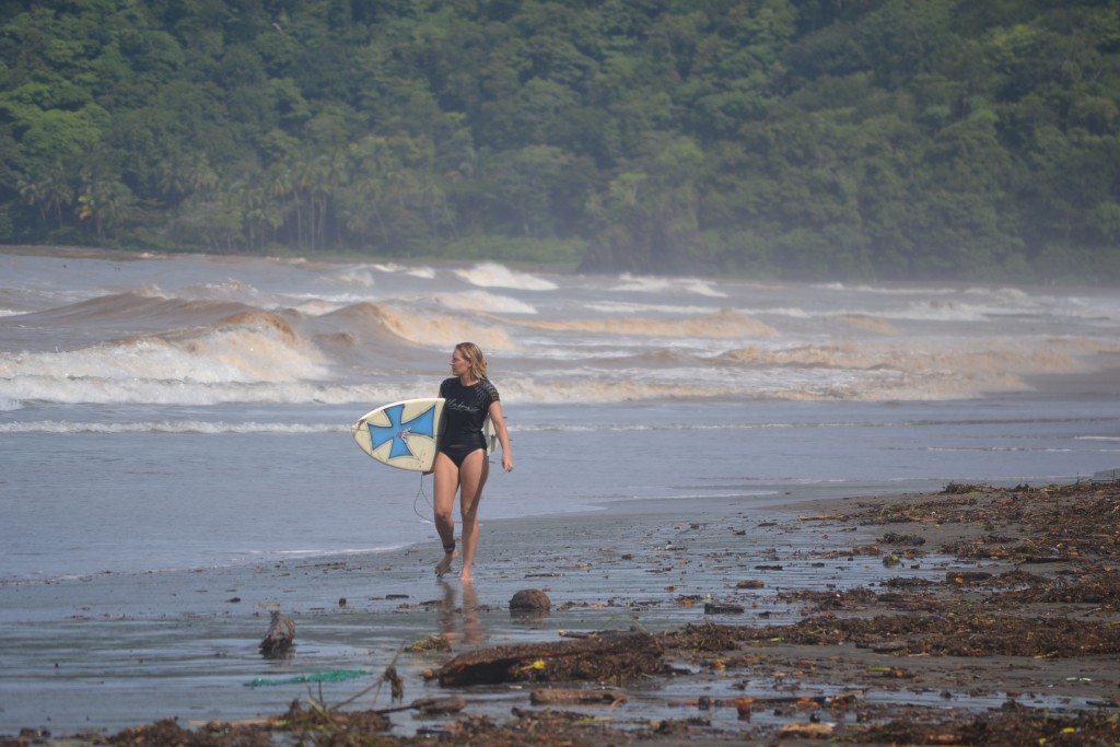 Foto: Surfeando en Jacob - Jacob (Puntarenas), Costa Rica