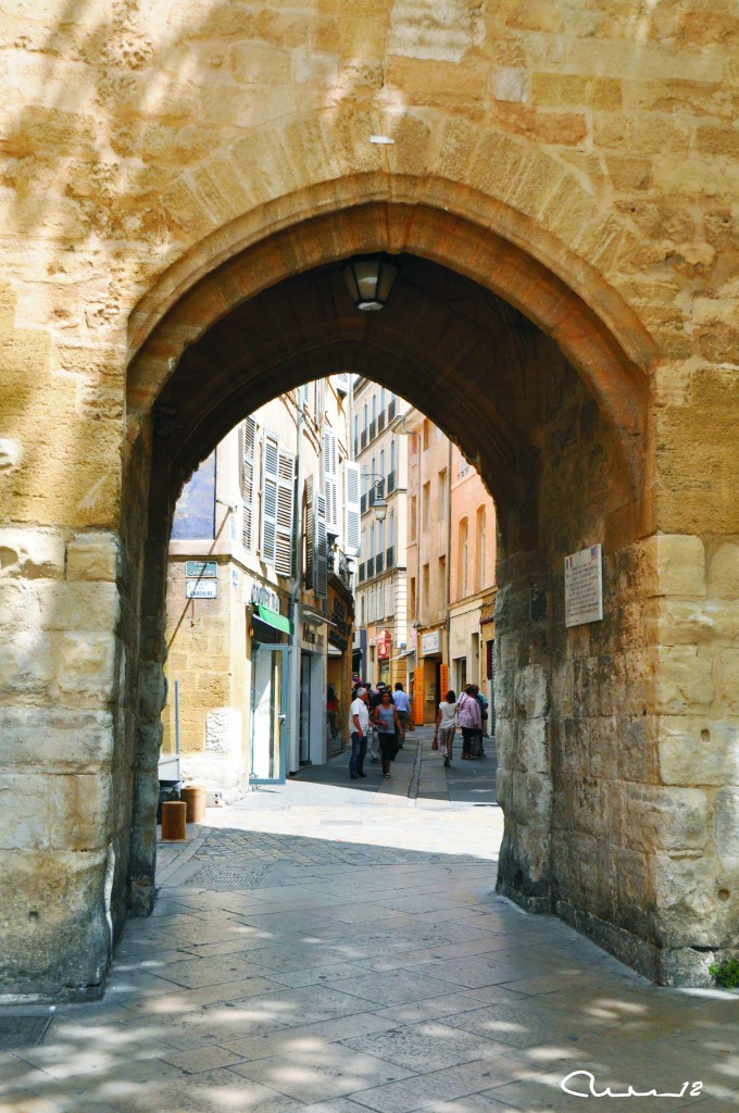 Foto: Arco de la torre - Aix en Provence, Francia