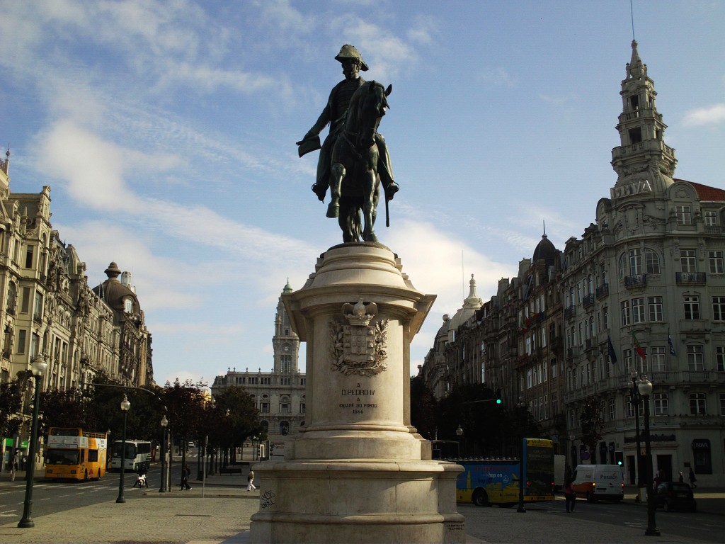 Foto: PLAZA DE LA LIBERTAD - O Porto (Porto), Portugal