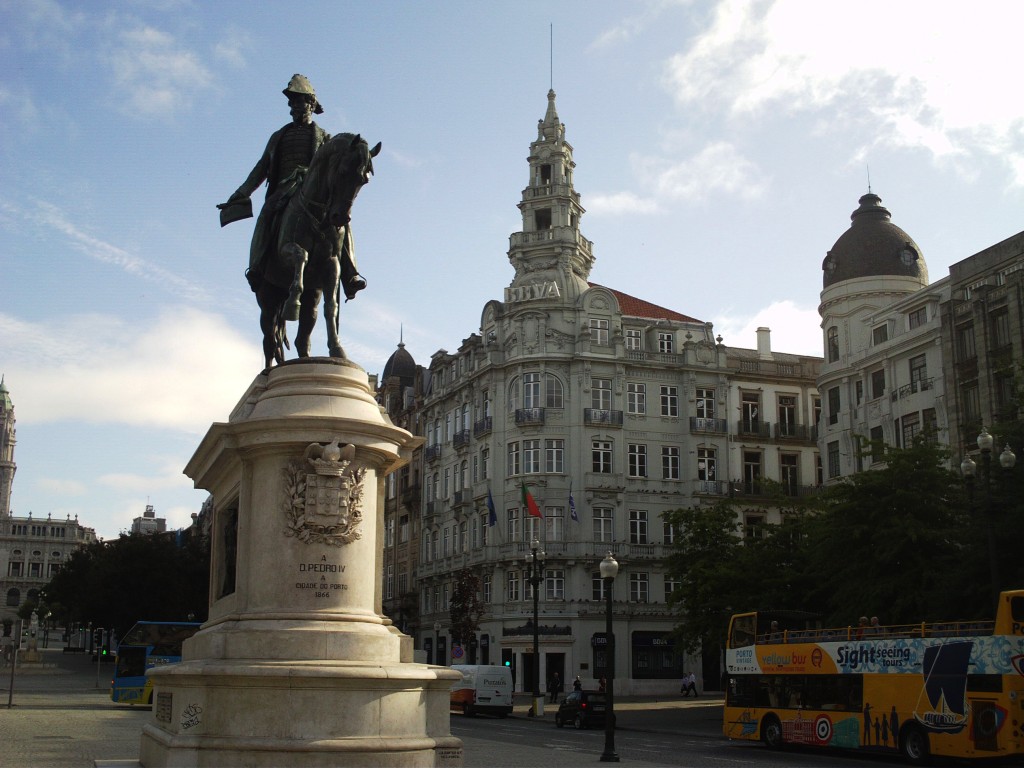 Foto: PLAZA DE LA LIBERTAD - O Porto (Porto), Portugal