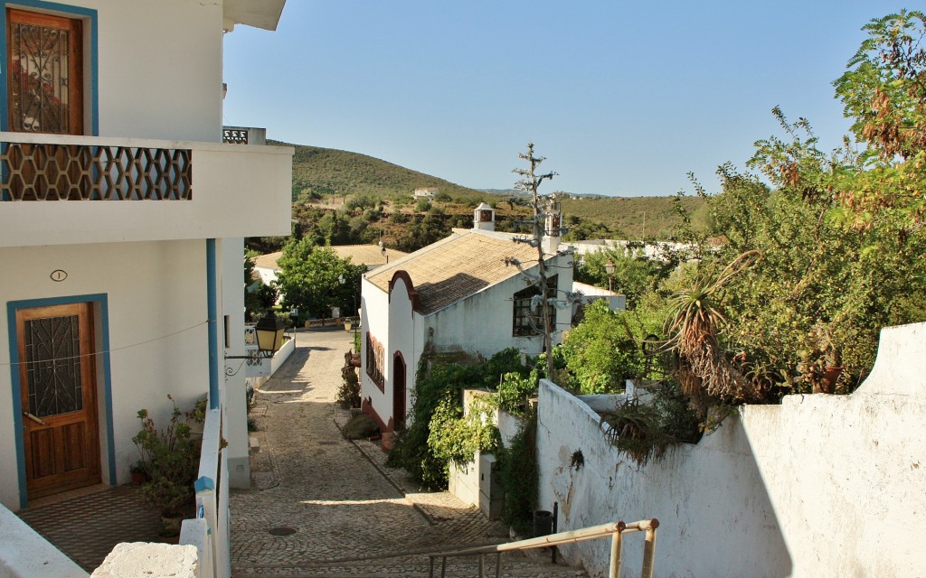 Foto: Vista del pueblo - Alte (Faro), Portugal