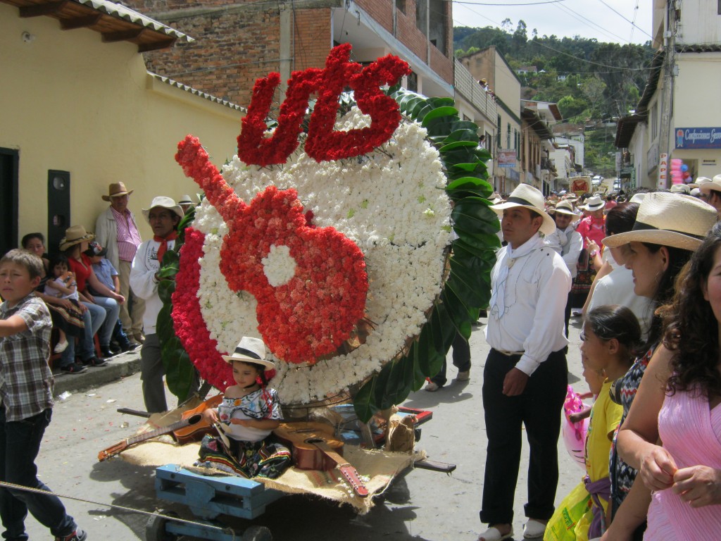 Foto: Desfile de las flores 06/08/2012 - Vélez Santander (Santander), Colombia