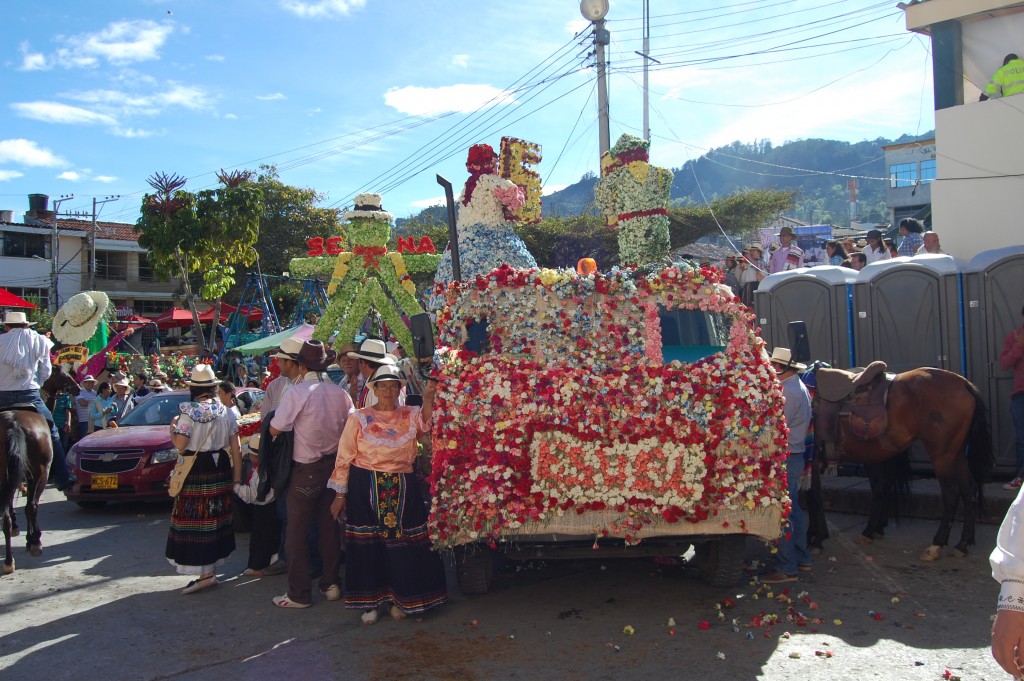 Foto: Desfile de las flores 05/08/2012 - Vélez Santander (Santander), Colombia