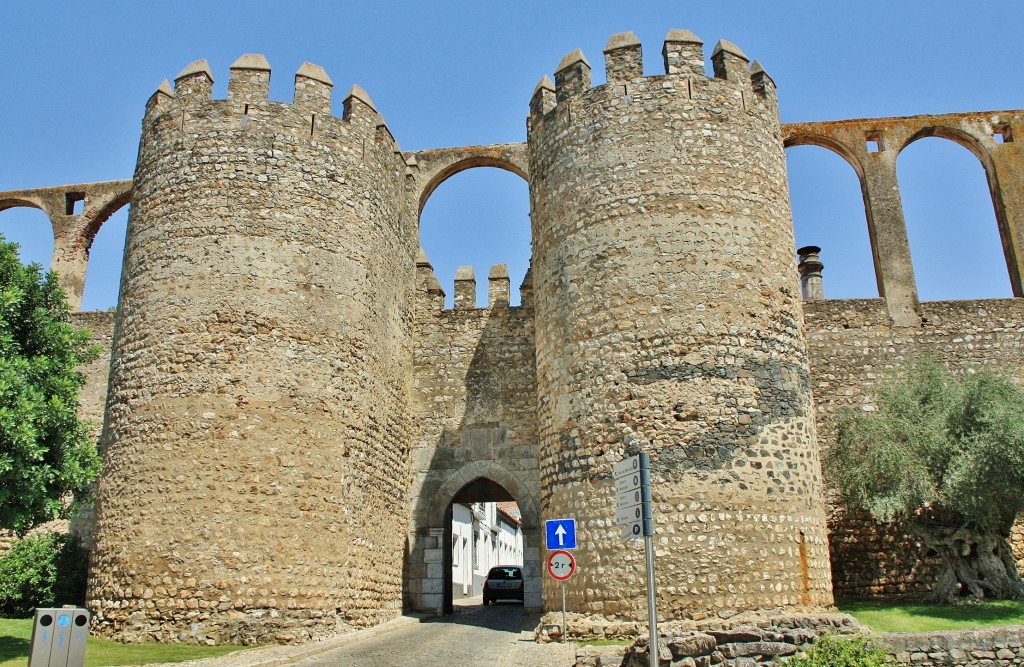 Foto: Puerta de la muralla - Serpa (Beja), Portugal