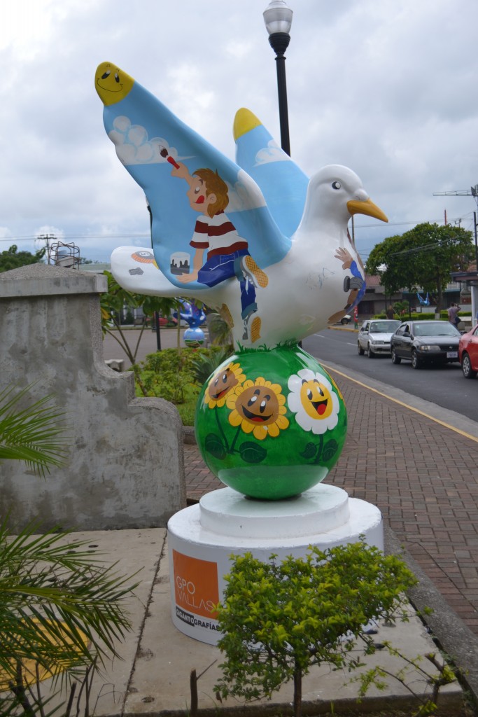 Foto: PALOMAS EN PARQUES DE ALAJUELA - Alajuela, Costa Rica