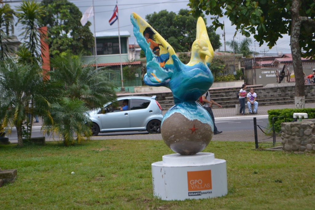 Foto: PALOMAS EN PARQUES DE ALAJUELA - Alajuela, Costa Rica