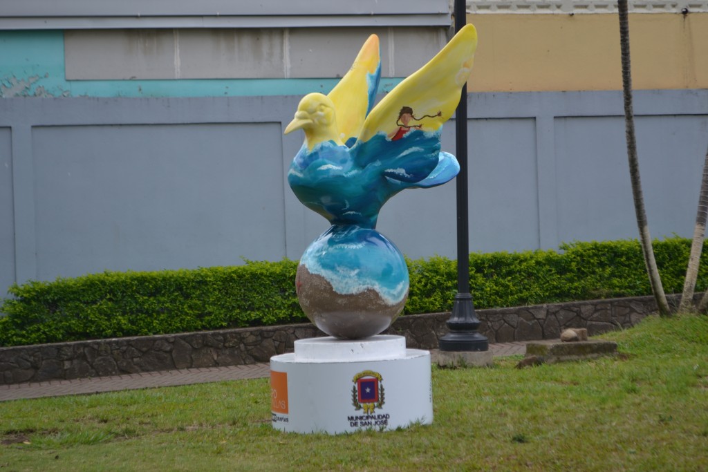 Foto: PALOMAS EN PARQUES DE ALAJUELA - Alajuela, Costa Rica