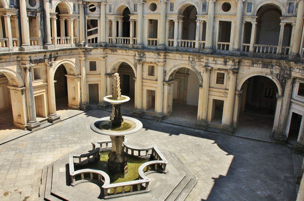 Foto: Claustro de D. Juan III del convento de Cristo - Tomar (Santarém), Portugal