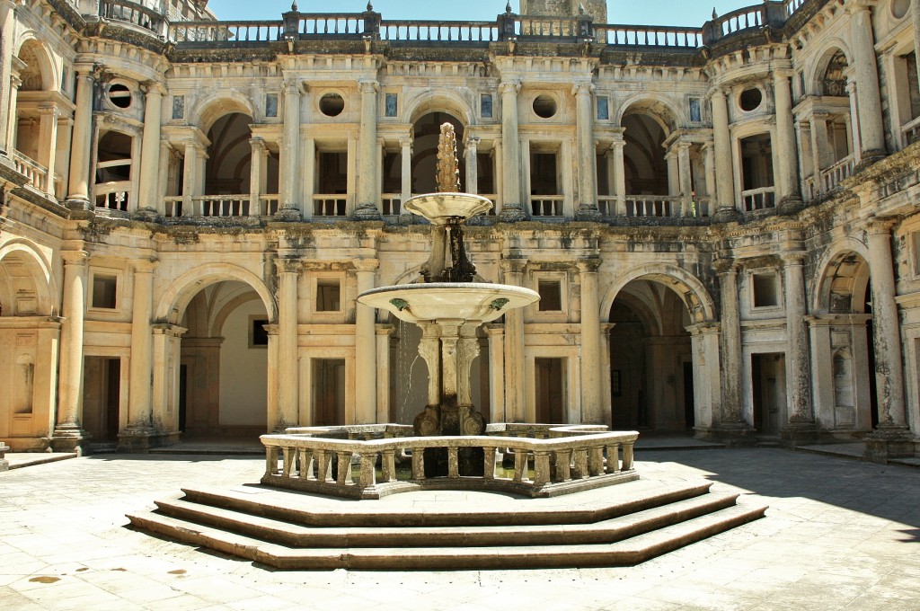 Foto: Claustro de D. Juan III del convento de Cristo - Tomar (Santarém), Portugal
