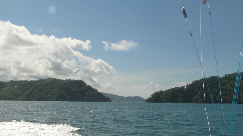 Foto de Playa Herradura,  Pacifico Centro de Costa Rica (Puntarenas), Costa Rica