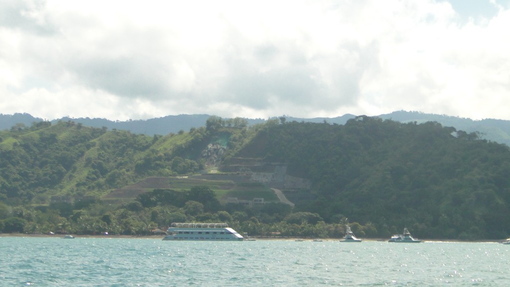 Foto de Playa Herradura,  Pacifico Centro de Costa Rica (Puntarenas), Costa Rica