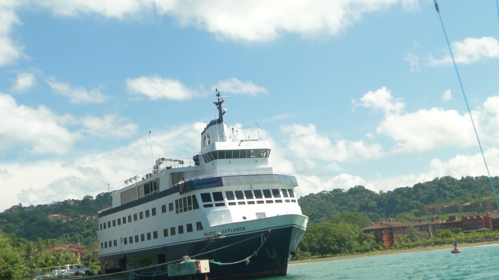 Foto de Playa Herradura,  Pacifico Centro de Costa Rica (Puntarenas), Costa Rica