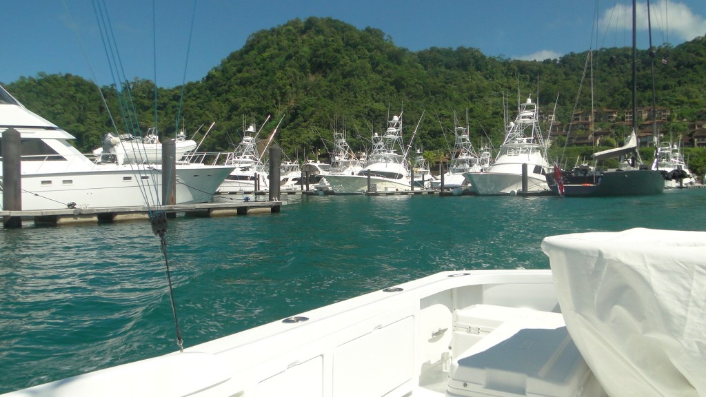 Foto de Playa Herradura,  Pacifico Centro de Costa Rica (Puntarenas), Costa Rica