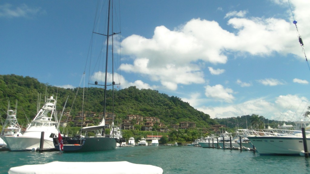 Foto de Playa Herradura,  Pacifico Centro de Costa Rica (Puntarenas), Costa Rica