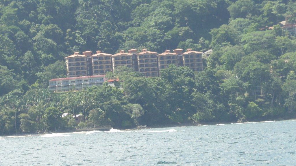 Foto de Playa Herradura,  Pacifico Centro de Costa Rica (Puntarenas), Costa Rica