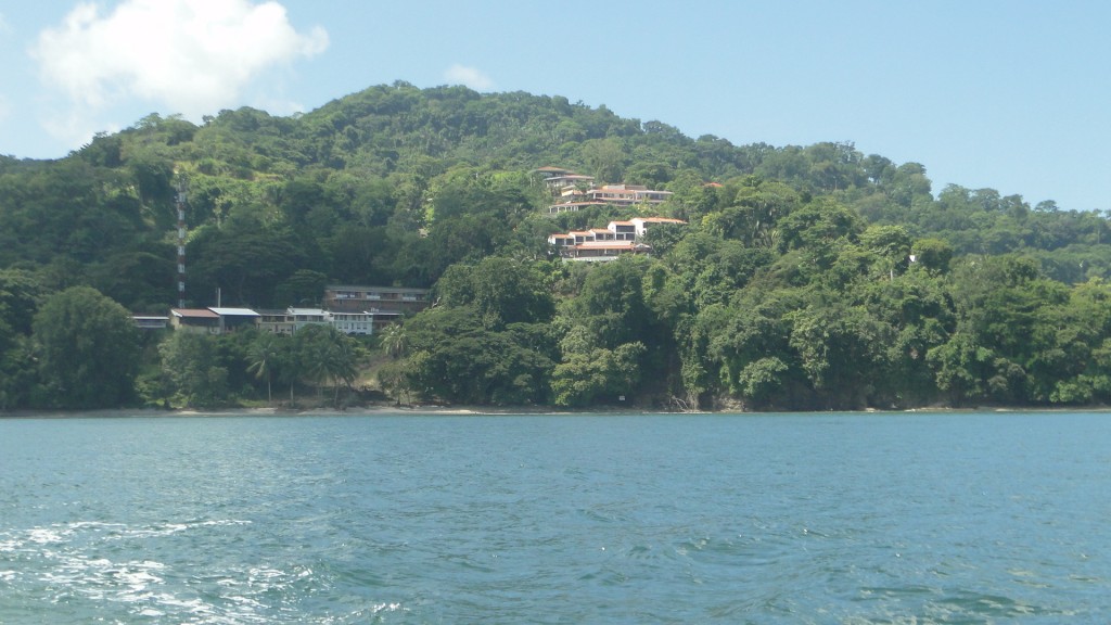 Foto de Playa Herradura,  Pacifico Centro de Costa Rica (Puntarenas), Costa Rica