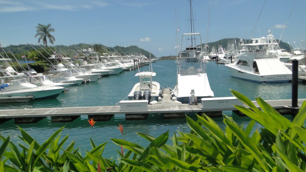 Foto de Playa Herradura,  Pacifico Centro de Costa Rica (Puntarenas), Costa Rica
