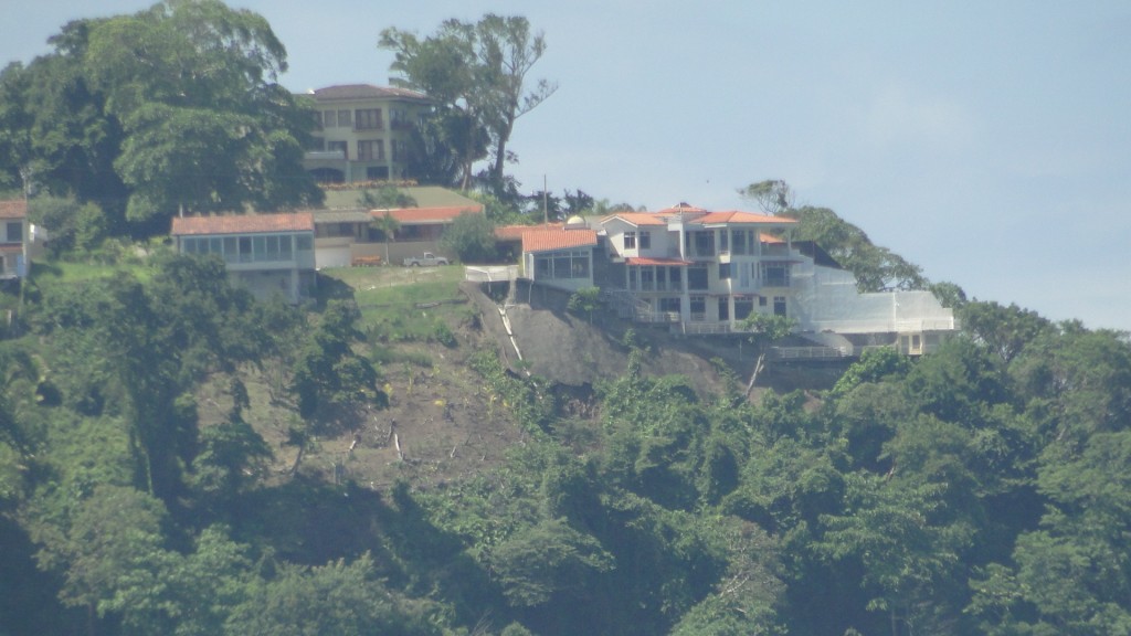 Foto de Playa Herradura,  Pacifico Centro de Costa Rica (Puntarenas), Costa Rica