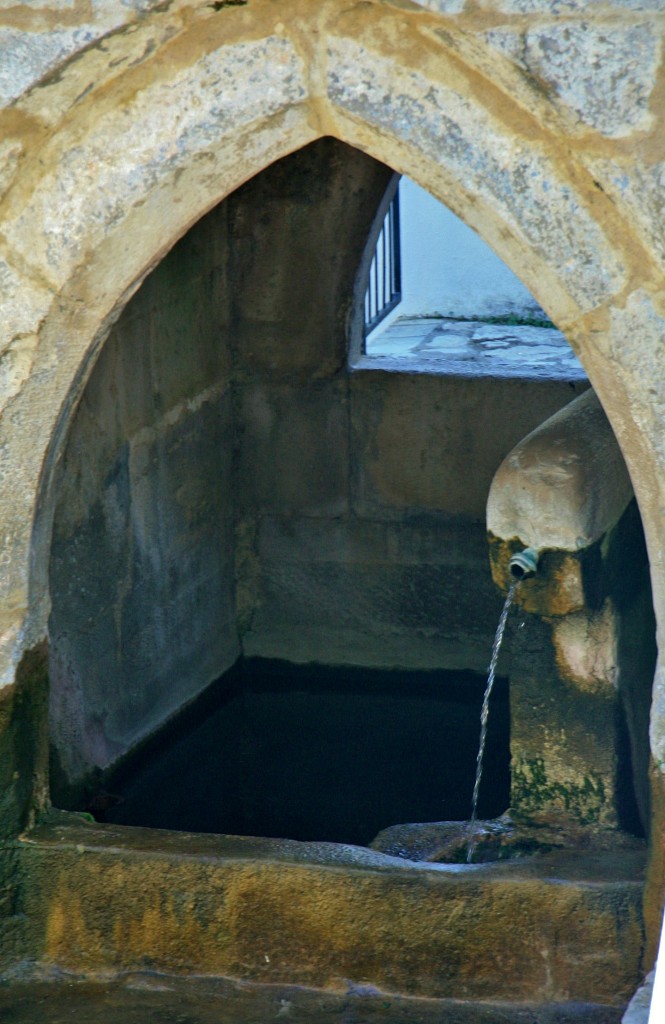 Foto: Fuente del recinto amurallado - Ourém (Santarém), Portugal